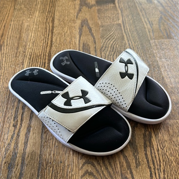 Under Armour Slides - Picture 1 of 2